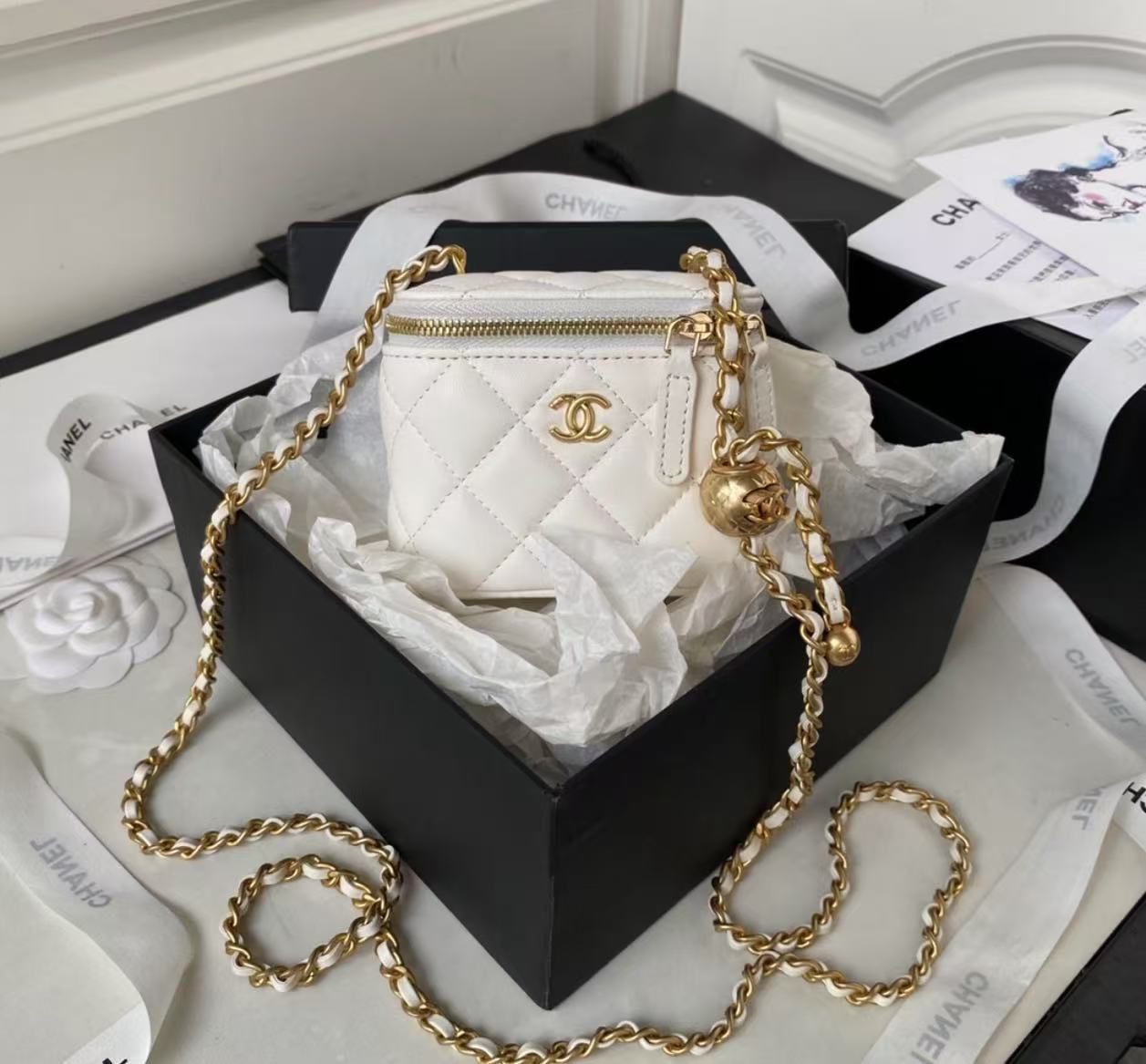 Channel bags