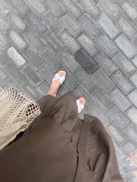 Spot Hermes leather H white flat slippers with light brown stitching – chic women’s sandals