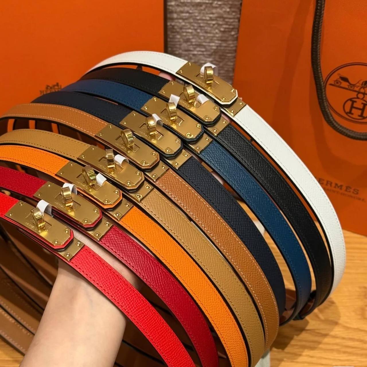 Luxury leather belt for women, wholesale designer belt with box packaging